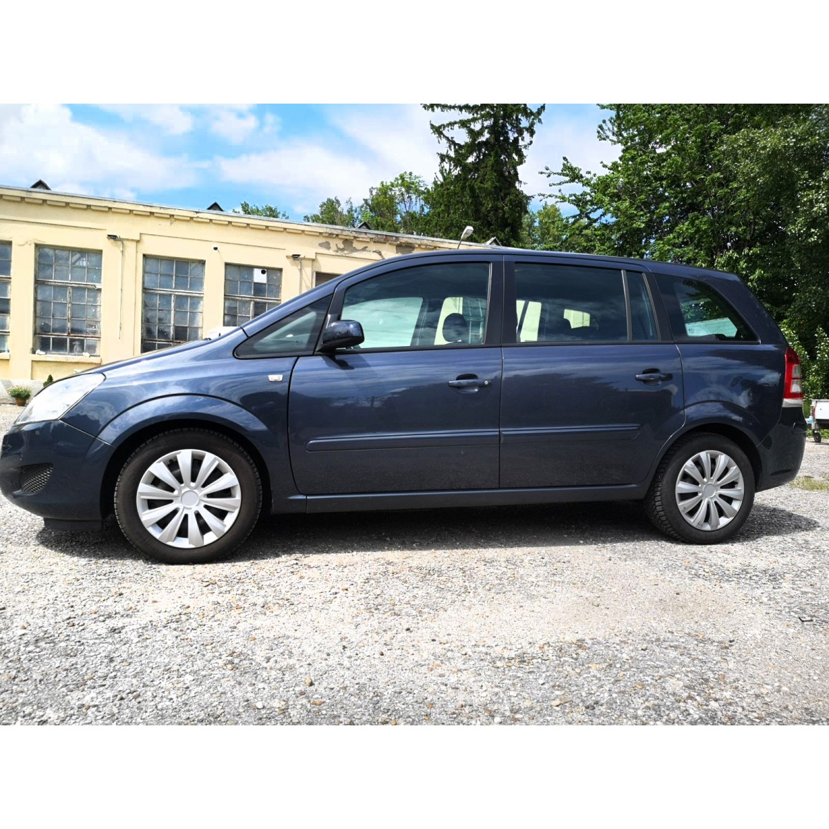 Opel zafira 7 местный